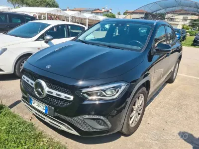 Usata Mercedes GLA180 Business 116 CV (85 kW) 2021 Nero SUV