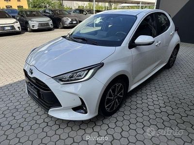 Begagnad Toyota Yaris Hybrid Trend 116 HK (85 kW) 2022 Vit Halvkombi