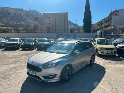 Usata Ford Focus ST-Line 120 CV (88 kW) 2017 Grigio Station wagon