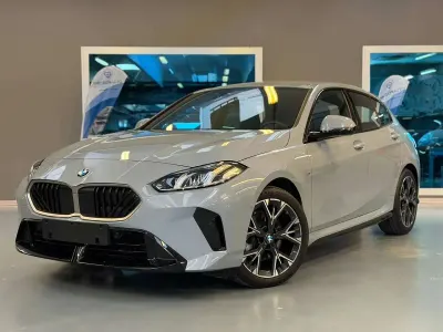 Usata BMW 116 M Sport 122 CV (89 kW) 2025 Brooklin grey Utilitaria