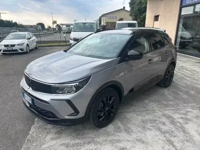 Usata Opel Grandland X Business 131 CV (96 kW) 2023 Grigio SUV