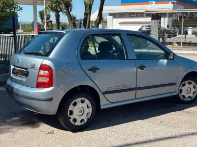 Usata Skoda Fabia 60 CV (44 kW) 2003 Grigio Utilitaria