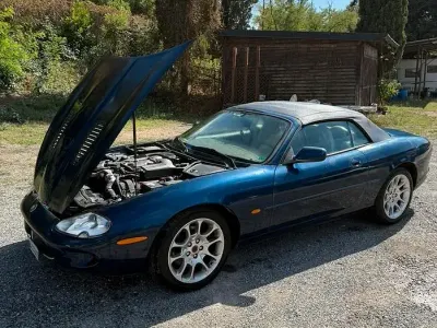 Usata Jaguar XKR 363 CV (266 kW) 1999 Bluazzurro Cabrio