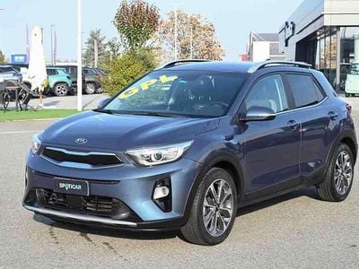 Käytetty Kia Stonic 101 HP (74 kW) 2020 Sininen Katumaasturi