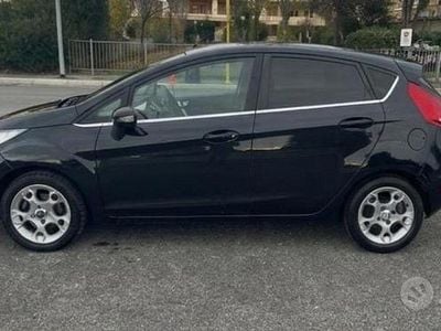 Usata Ford Fiesta 70 CV (51 kW) 2011 Nero Utilitaria