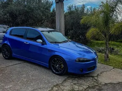 Usata Alfa Romeo 147 140 CV (102 kW) 2007 Bluazzurro Utilitaria