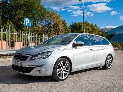 Usata Peugeot 308 SW 120 CV (88 kW) 2016 Grigio Station wagon