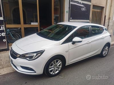Usata Opel Astra 95 CV (69 kW) 2016 Bianco Berlina