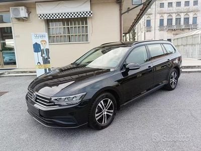 Usata VW Passat Business 120 CV (88 kW) 2020 Nero Station wagon