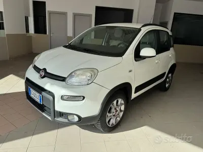 Gebraucht Fiat Panda 4x4 S 75 PS (55 kW) 2013 Weiß Kleinwagen