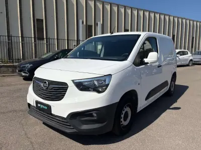 Usata Opel Combo Edition 101 CV (74 kW) 2020 Bianco Monovolume