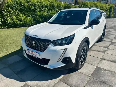 Usata Peugeot 2008 Allure 131 CV (96 kW) 2022 Bianco SUV