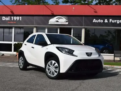 Usata Toyota Aygo X 72 CV (52 kW) 2022 Bianco / pastello SUV