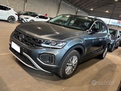 Usata VW T-Roc 150 CV (110 kW) 2025 Grigio SUV