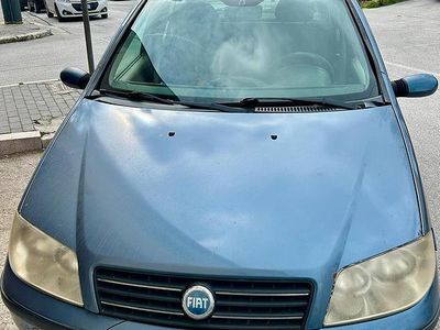 Usata Fiat Punto 75 CV (55 kW) 2004 Blu Utilitaria