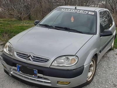 Usata Citroën Saxo 98 CV (72 kW) 2002 Argento Utilitaria