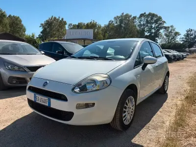 Usata Fiat Punto 69 CV (50 kW) 2015 Bianco Utilitaria
