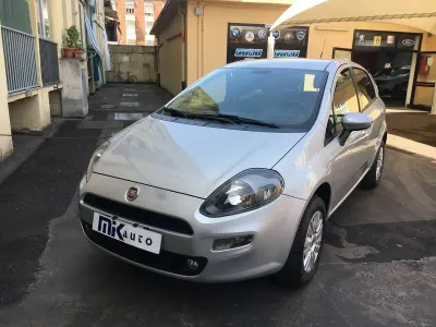 Usata Fiat Grande Punto Lounge 77 CV (56 kW) 2014 Argento Utilitaria