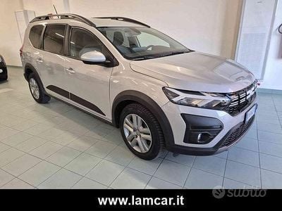 Usata Dacia Jogger Expression 110 CV (80 kW) 2023 Grigio metallizzato Monovolume