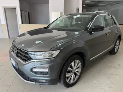Usata VW T-Roc Advance 150 CV (110 kW) 2021 Grigio SUV