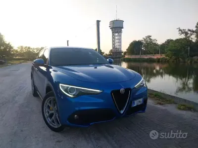 Usata Alfa Romeo Stelvio Executive 210 CV (154 kW) 2017 Blu SUV