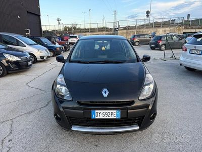 Gebraucht Renault Clio II Dynamique 72 PS (52 kW) 2009 Schwarz Limousine
