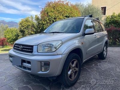 Second-hand Toyota RAV4 150 CP (110 kW) 2002 Gri SUV