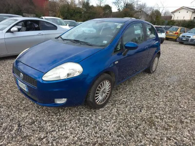 Usado Fiat Grande Punto Emotion 95 HP (69 kW) 2006 Azul Citadino