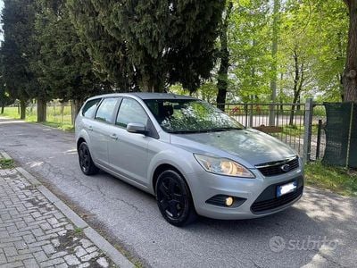 Usata Ford Focus Style 90 CV (66 kW) 2010 Grigio Station wagon