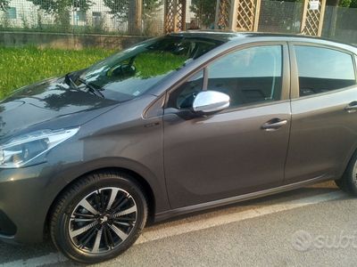 usata Peugeot 208 5p 1.2 puretech Touch 82cv