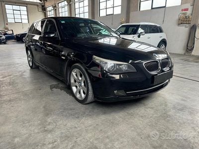 Usata BMW 530 235 CV (172 kW) 2007 Nero Station wagon