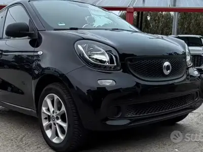 Usata Smart ForFour 71 CV (52 kW) 2016 Nero Utilitaria