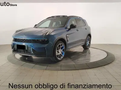 Usata Lynk & Co 01 179 CV (131 kW) 2023 Blu metallizzato / tetto nero SUV