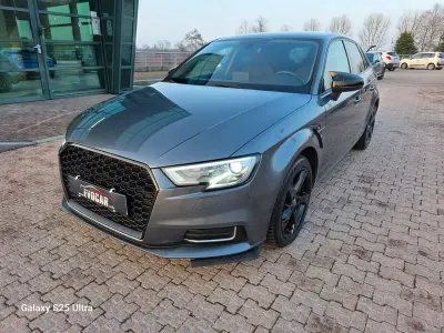 Usado Audi A3 Sport 116 CV (85 kW) 2017 Gris Berlina
