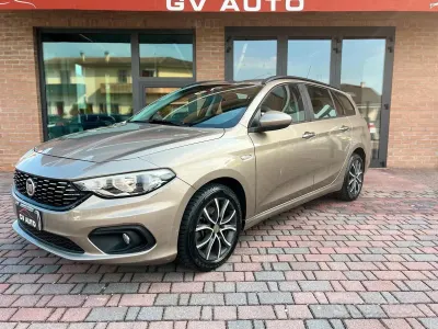 Usata Fiat Tipo Lounge 95 CV (69 kW) 2016 Beige Station wagon