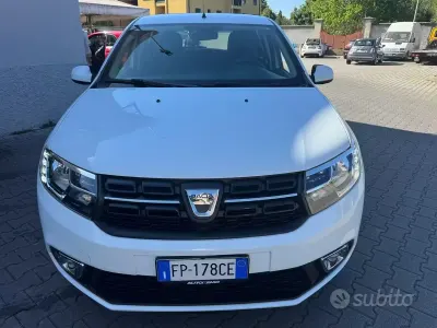 Gebraucht Dacia Sandero 90 PS (66 kW) 2018 Weiß Limousine