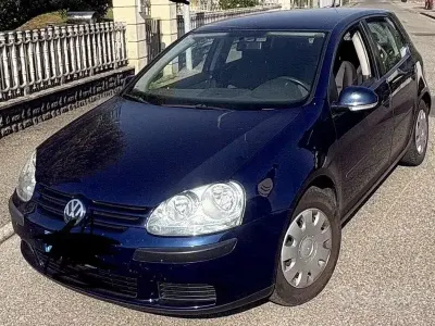Usata VW Golf IV 105 CV (77 kW) 2005 Bluazzurro Berlina