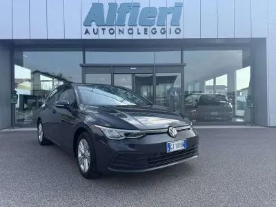 Gebraucht VW Golf VIII Life 116 PS (85 kW) 2022 Grau Limousine