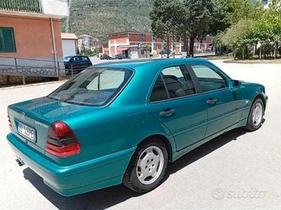 Usata Mercedes 190 192 CV (141 kW) 1999 Verde Berlina