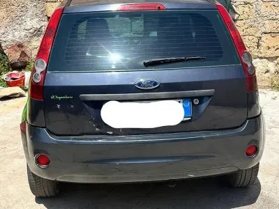 Usata Ford Fiesta 68 CV (50 kW) 2006 Utilitaria