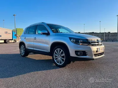 Usata VW Tiguan 140 CV (102 kW) 2011 Grigio SUV