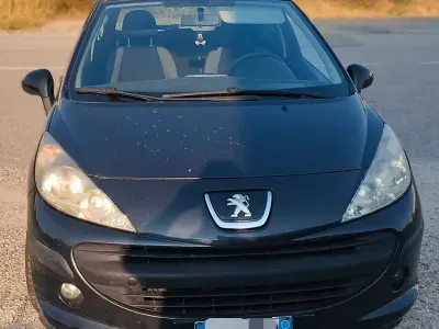 Usata Peugeot 207 73 CV (53 kW) 2007 Nero Berlina