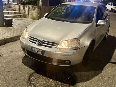 Usata VW Golf IV Sportline 140 CV (102 kW) 2005 Argento Berlina
