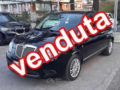 Usata Lancia Ypsilon 69 CV (50 kW) 2012 Nero Utilitaria
