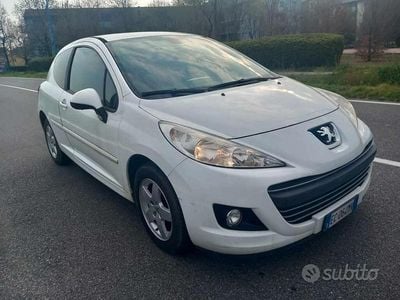 Begagnad Peugeot 207 73 HK (53 kW) 2010 Vit Halvkombi