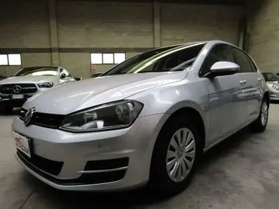 Usata VW Golf VII Trendline 90 CV (66 kW) 2017 Argento metallizzato Berlina