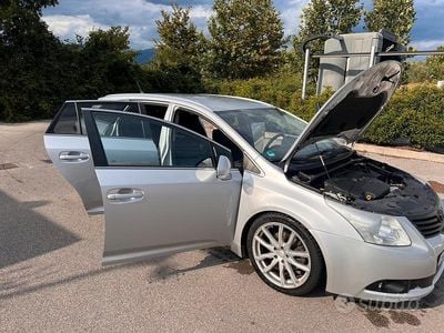 Usata Toyota Avensis 177 CV (130 kW) 2010 Grigio Berlina
