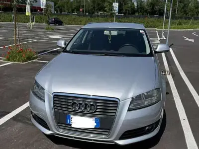 Usata Audi A3 Sportback Ambition 105 CV (77 kW) 2011 Argento Utilitaria