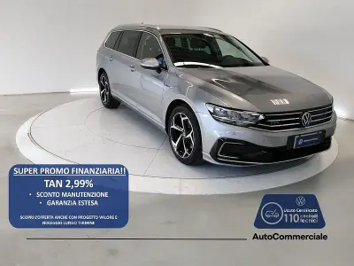 Usata VW Passat GTE 218 CV (160 kW) 2023 Argento Station wagon
