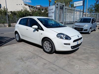 Usata Fiat Punto Street 78 CV (57 kW) 2016 Bianco Utilitaria
